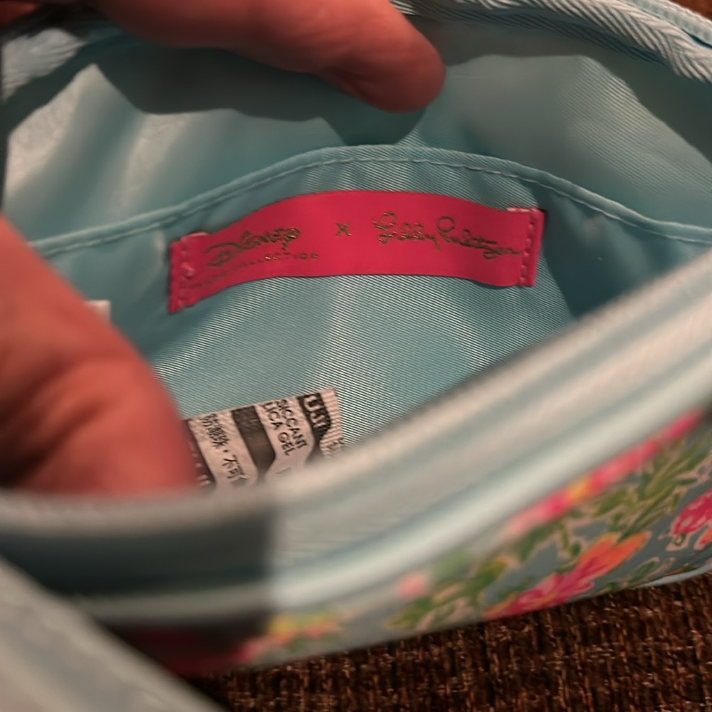 DISNEY x LILLY PULITZER Wristlet Bag Lilly Loves Disney - Picture 8 of 12